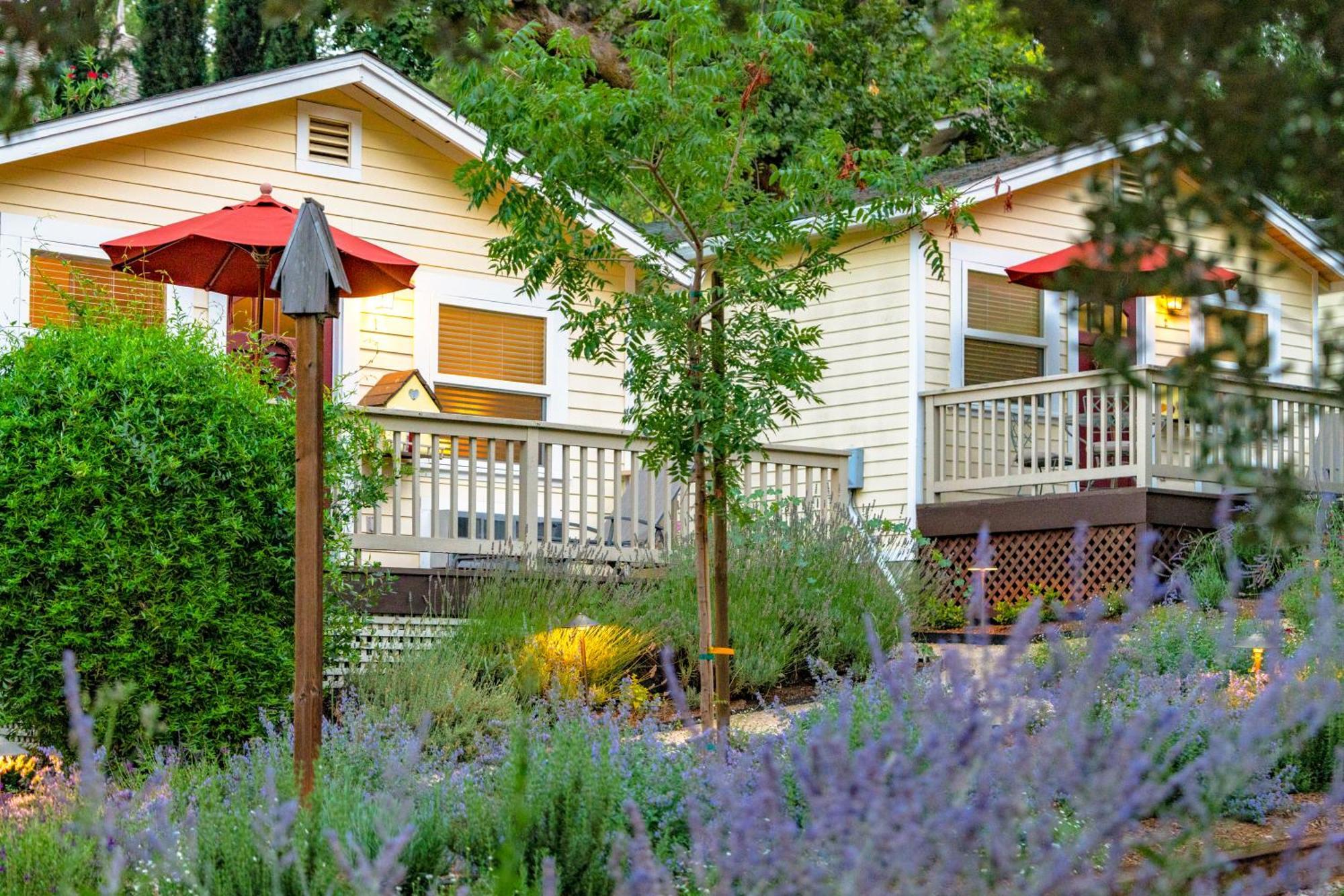 Aurora Park Cottages Калистога Екстериор снимка